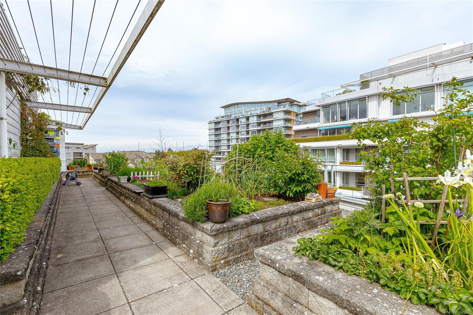 #406-391 Tyee Rd, Victoria, BC