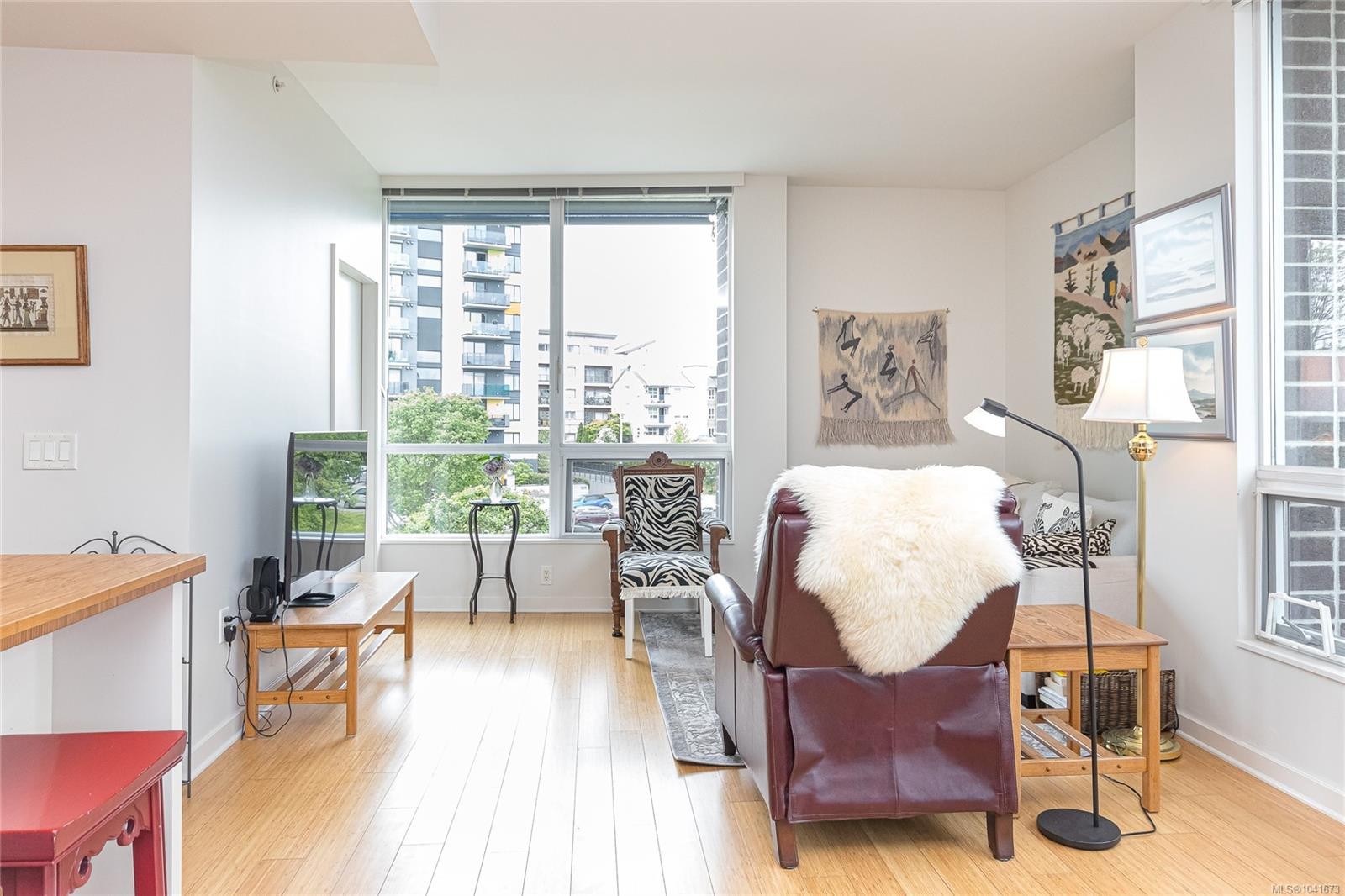 #406-391 Tyee Rd, Victoria, BC