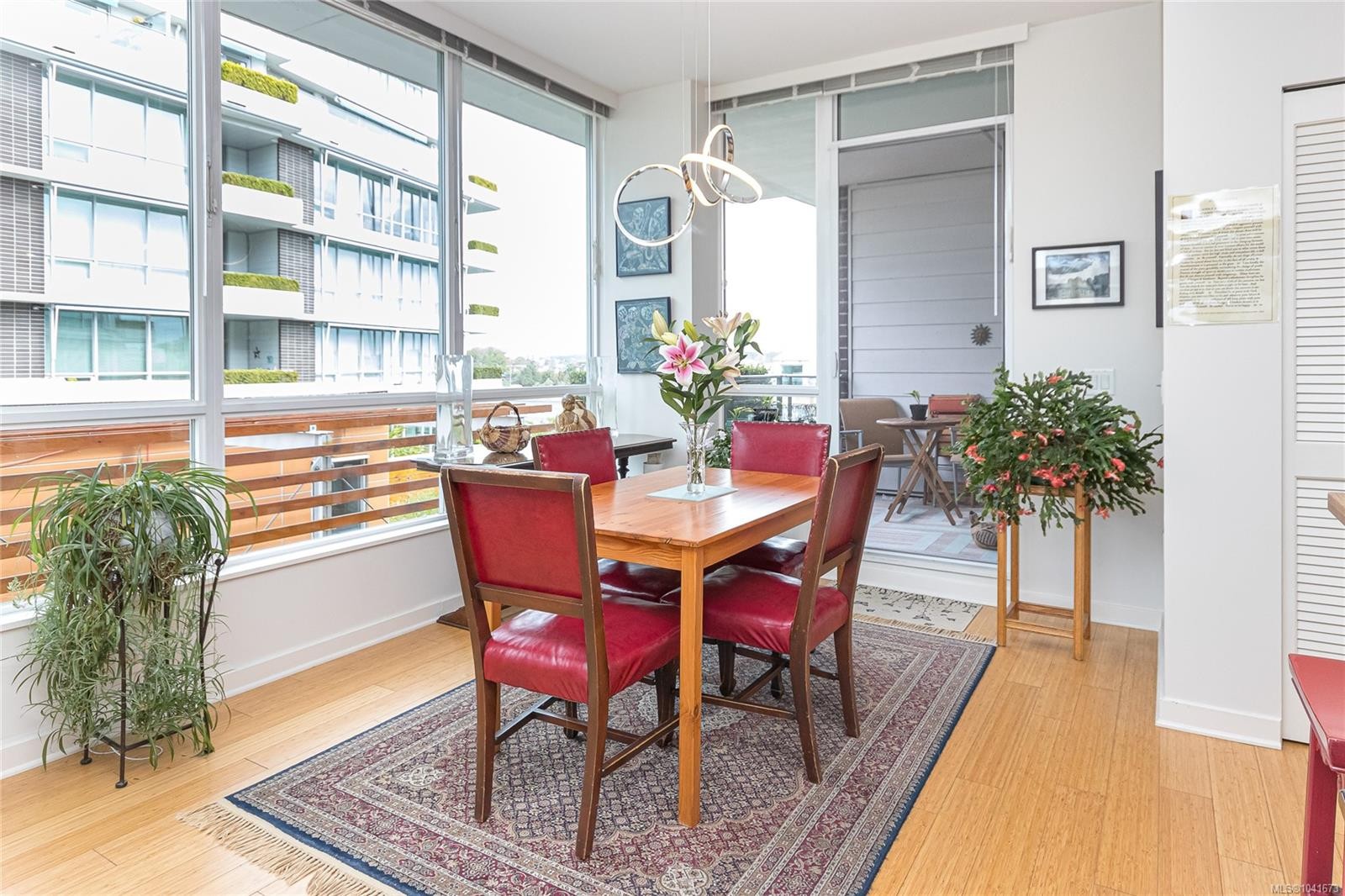 #406-391 Tyee Rd, Victoria, BC