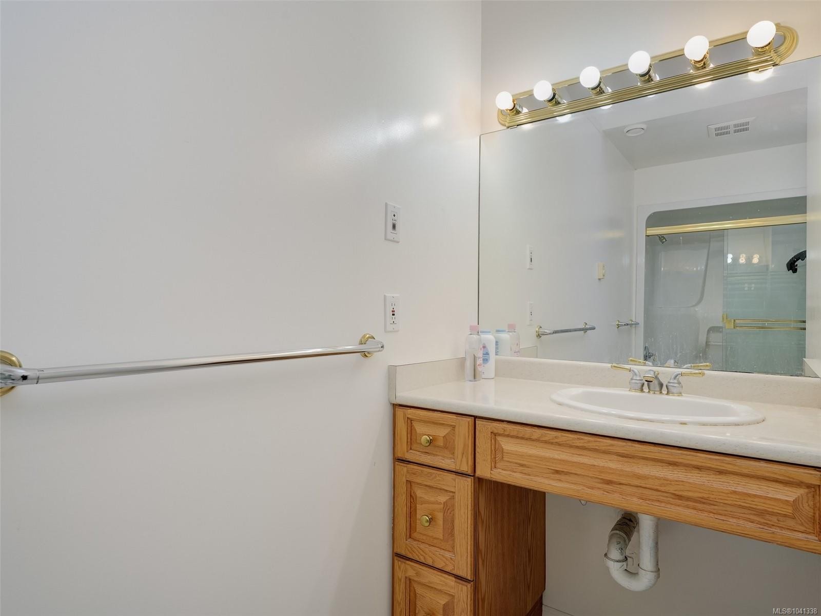 3191 Martindale Rd, Central Saanich, BC