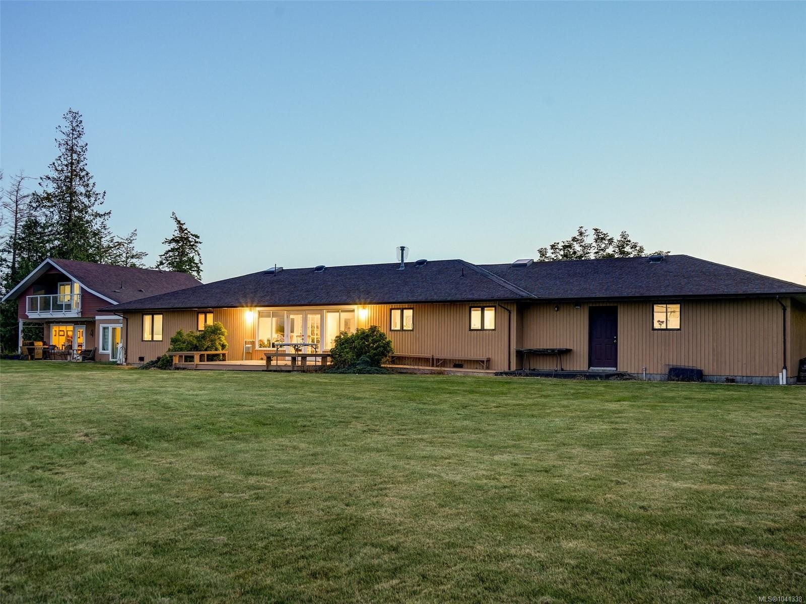 3191 Martindale Rd, Central Saanich, BC