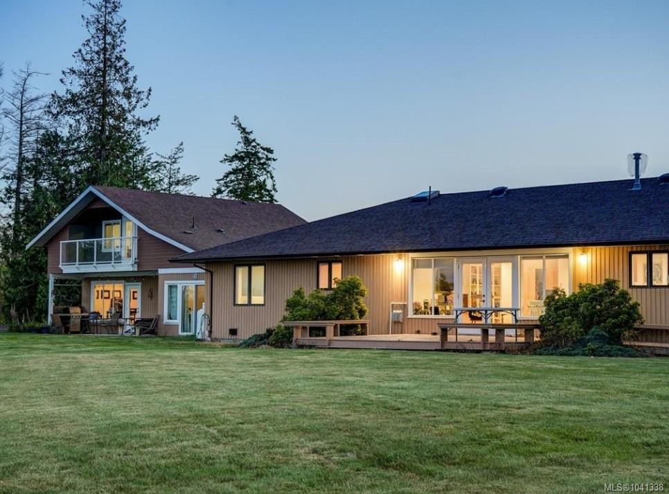 3191 Martindale Rd, Central Saanich, BC