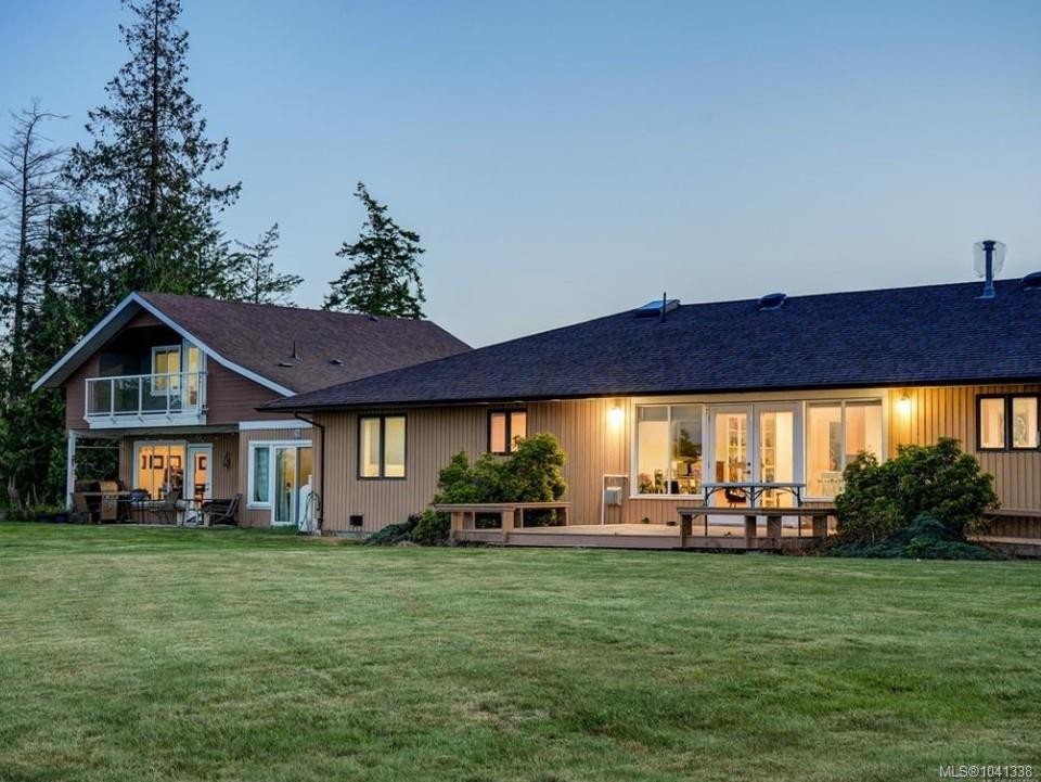 3191 Martindale Rd, Central Saanich, BC