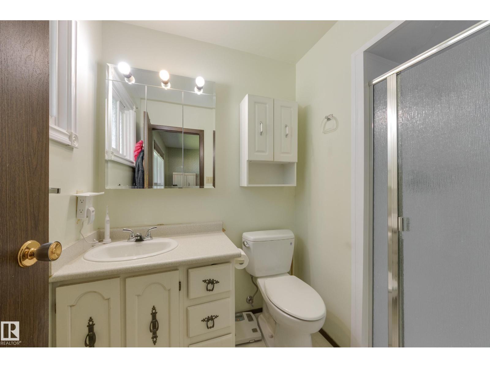 18508 92 Av Nw, Edmonton, AB