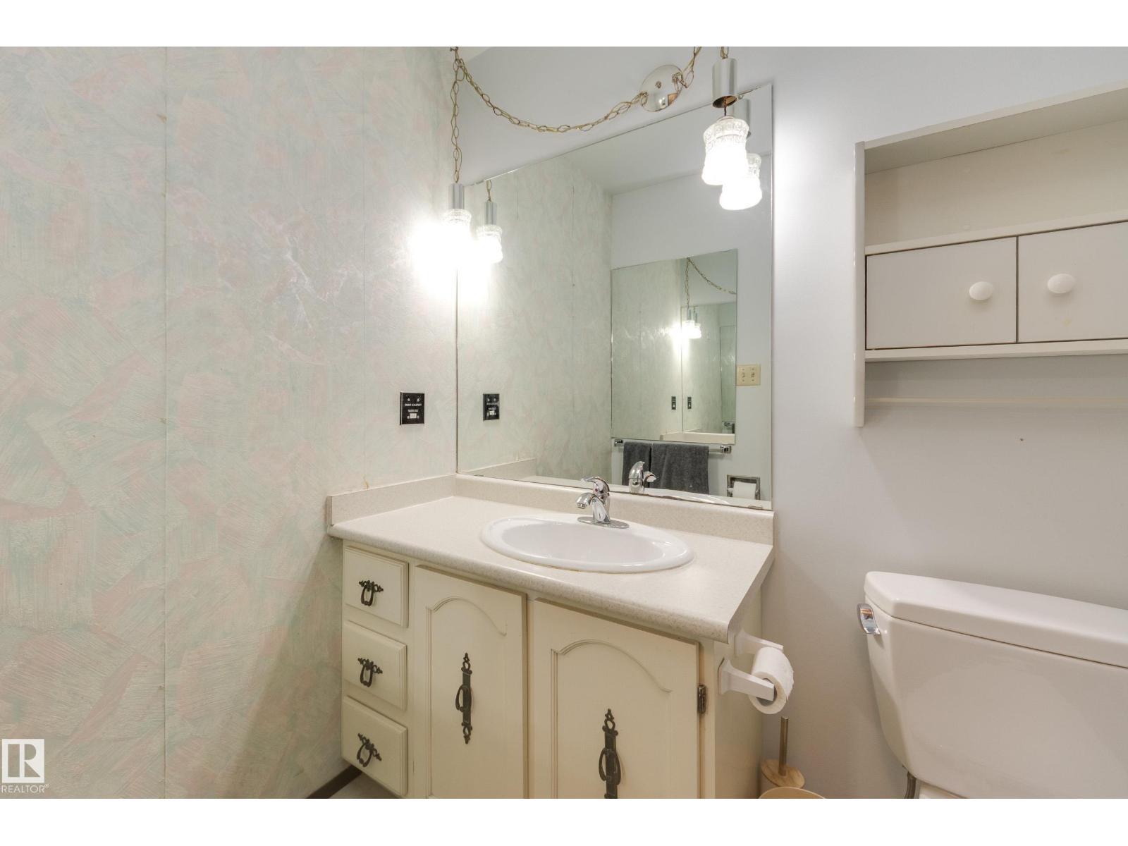 18508 92 Av Nw, Edmonton, AB