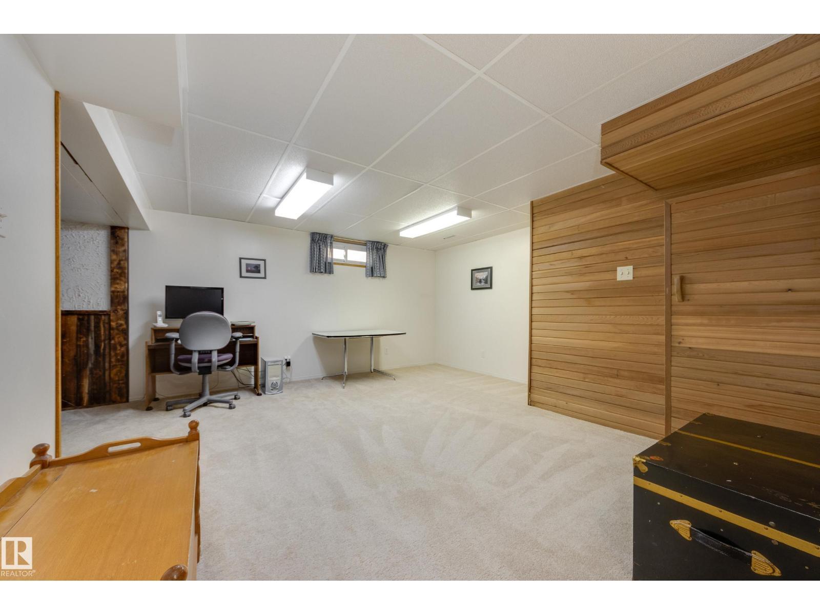 18508 92 Av Nw, Edmonton, AB