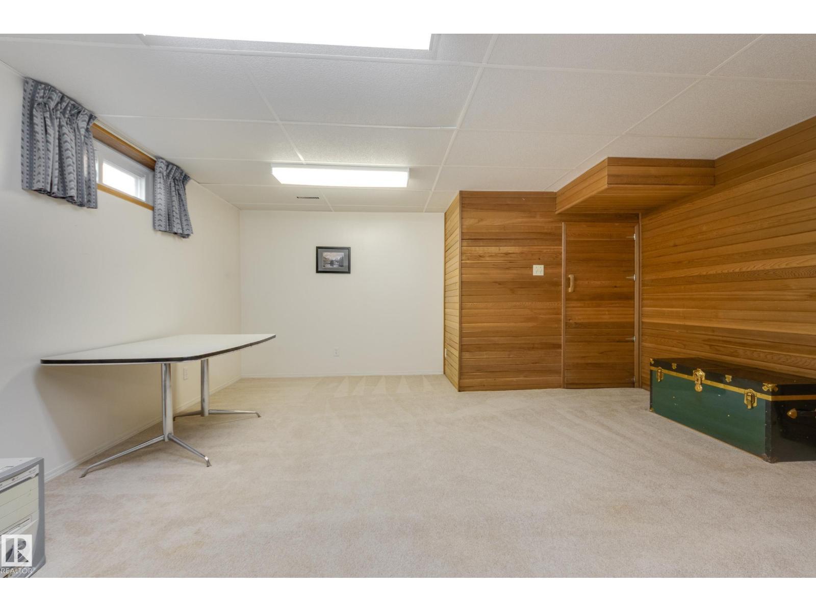 18508 92 Av Nw, Edmonton, AB