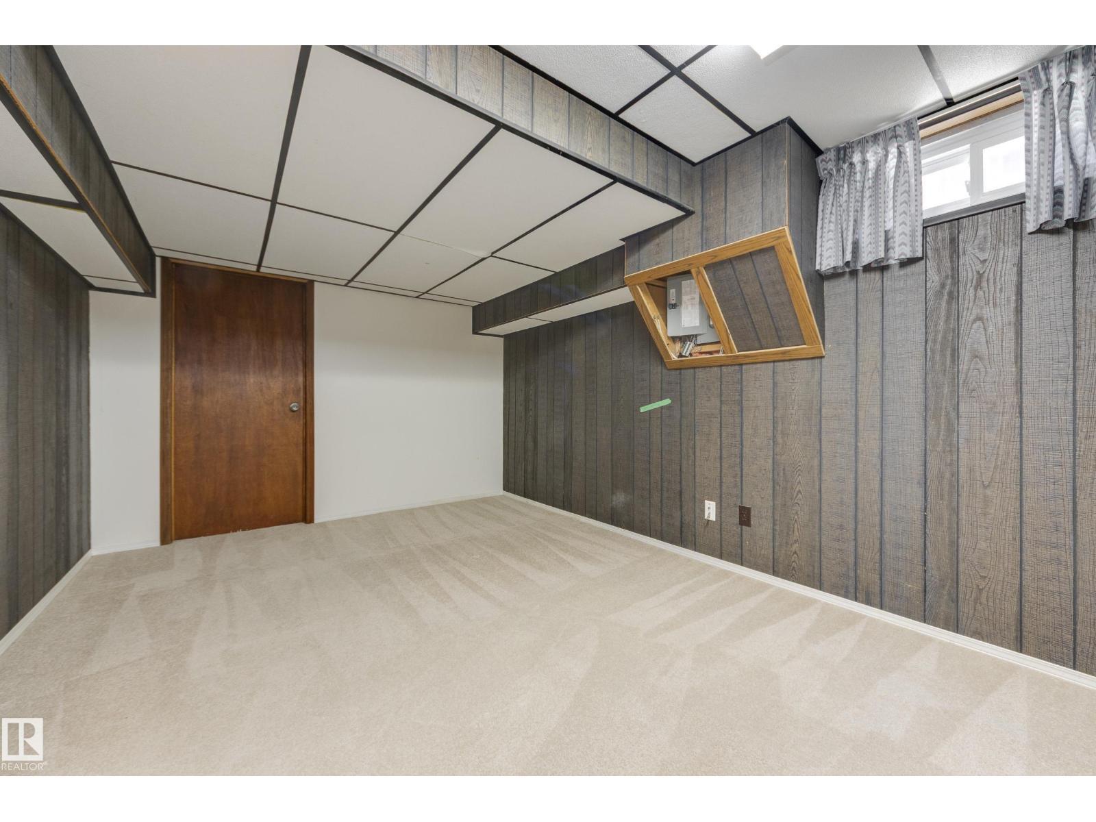 18508 92 Av Nw, Edmonton, AB