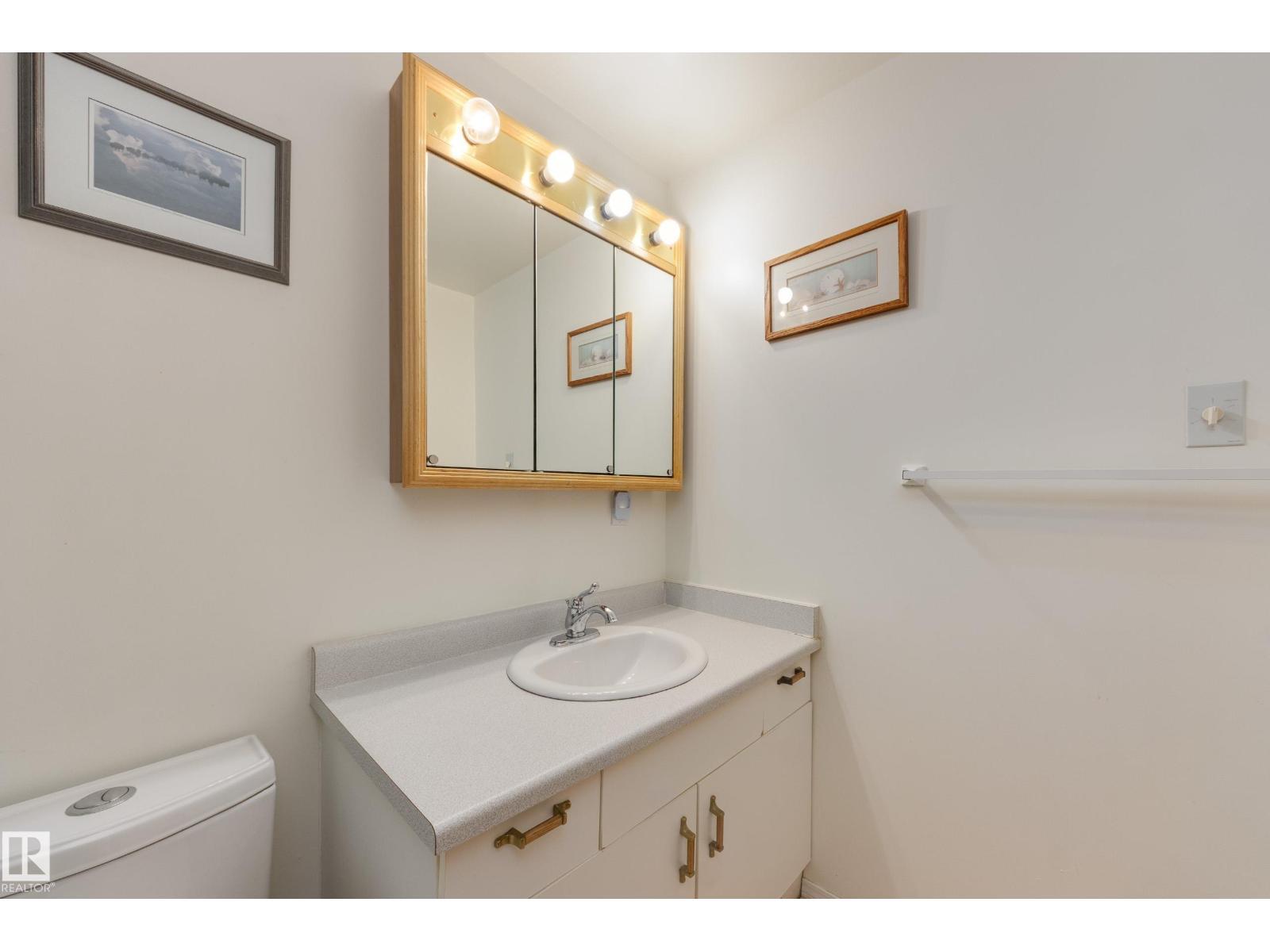 18508 92 Av Nw, Edmonton, AB