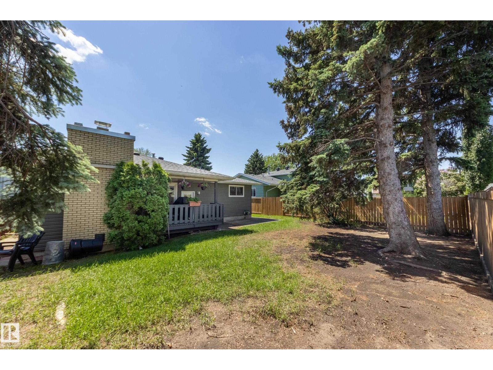 18508 92 Av Nw, Edmonton, AB