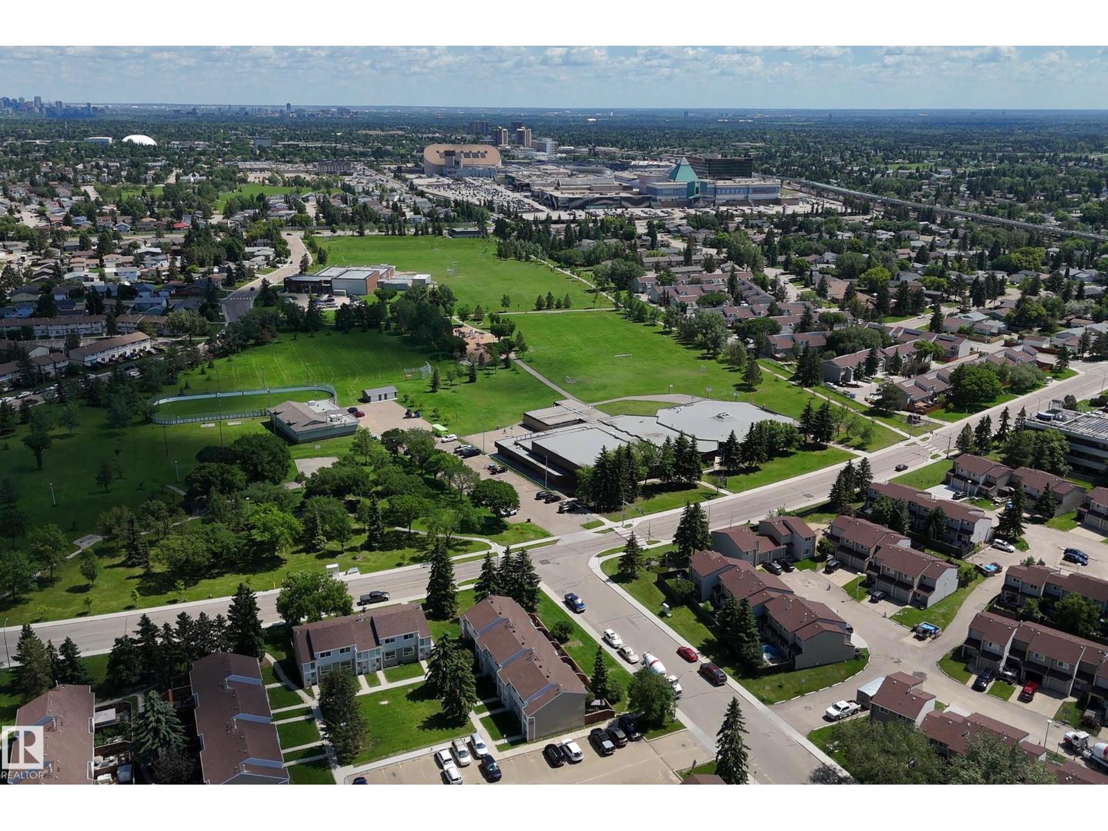 18508 92 Av Nw, Edmonton, AB