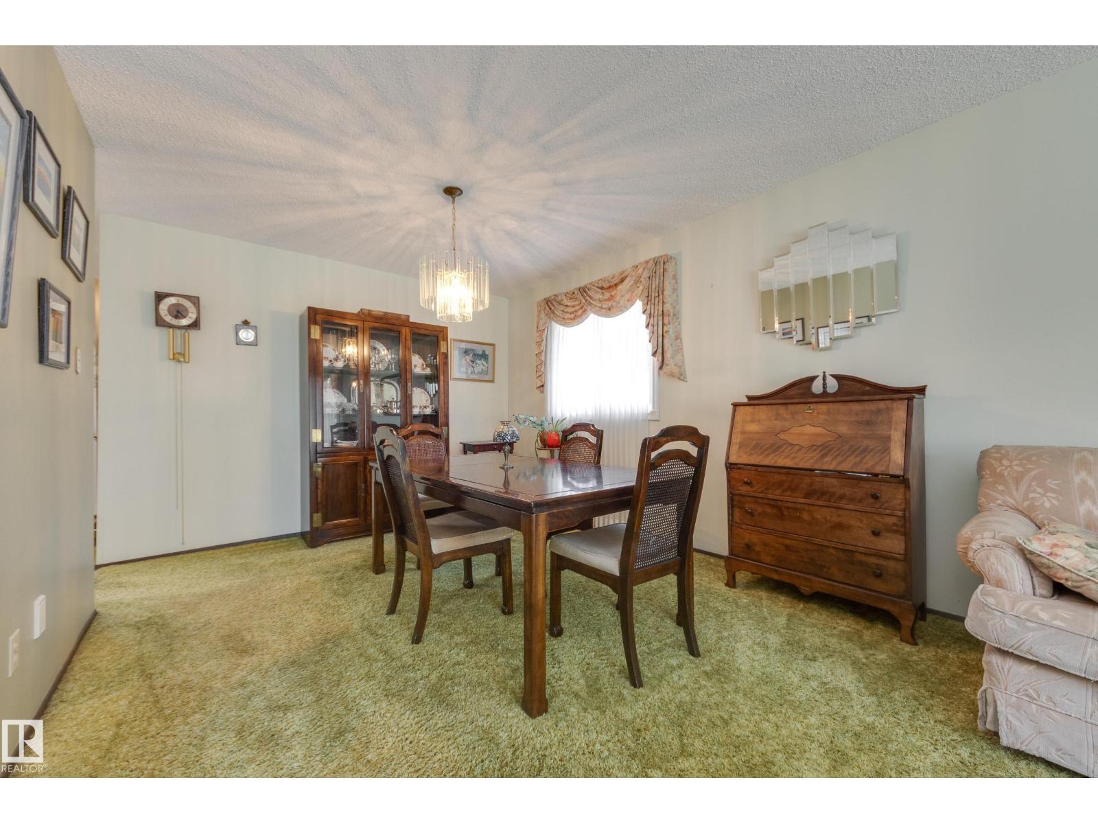 18508 92 Av Nw, Edmonton, AB
