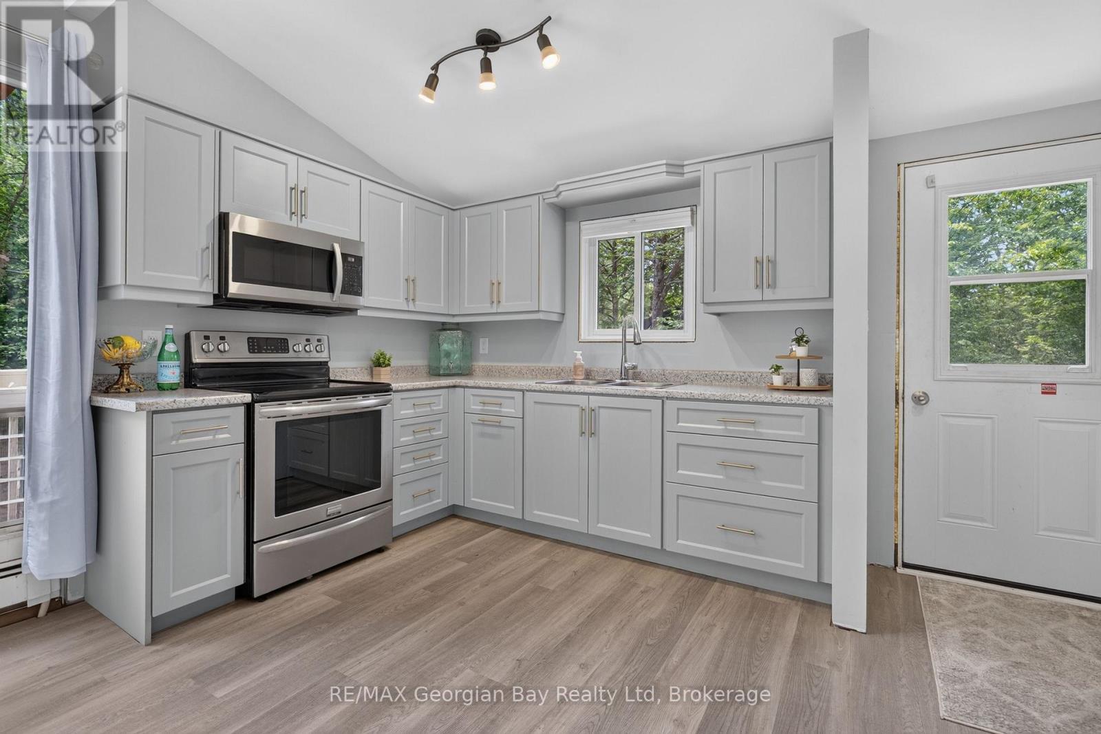6 Brunelle Road, Tiny, ON