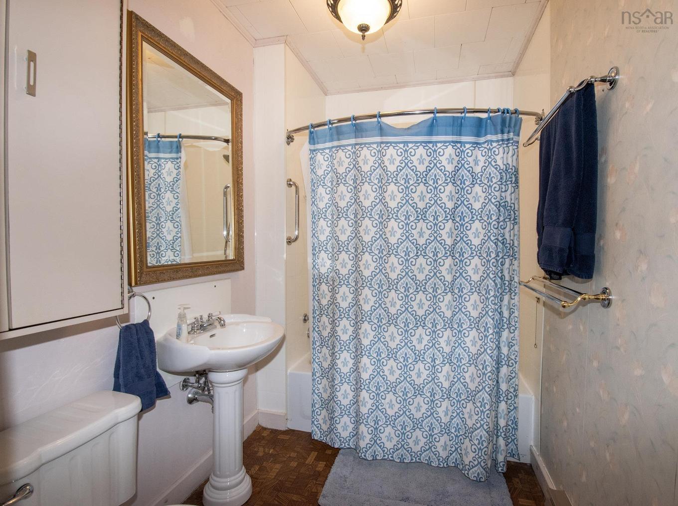 121 Water Street, Shelburne, NS - Indoor Photo Showing Bathroom