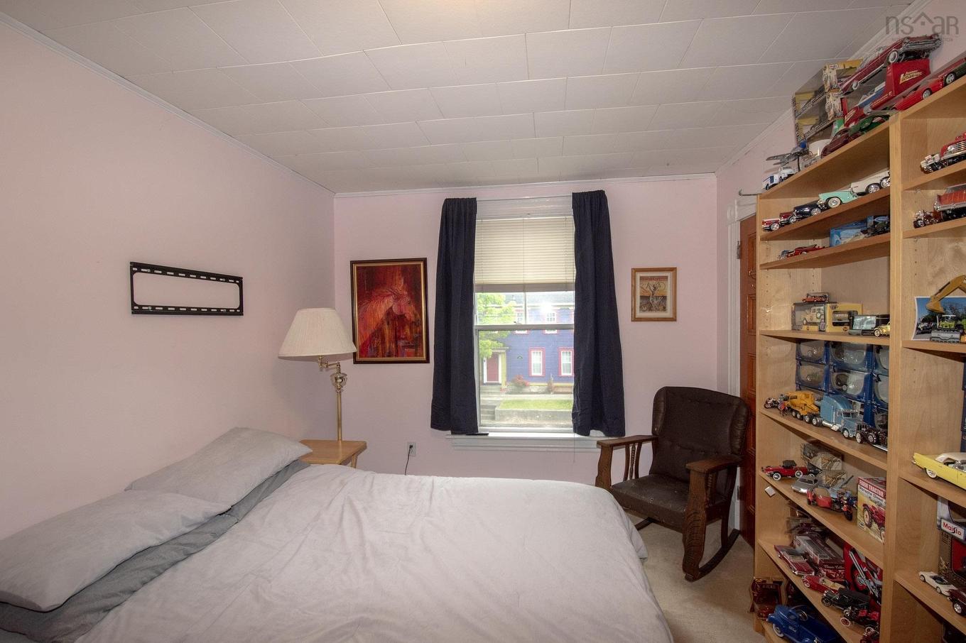 121 Water Street, Shelburne, NS - Indoor Photo Showing Bedroom