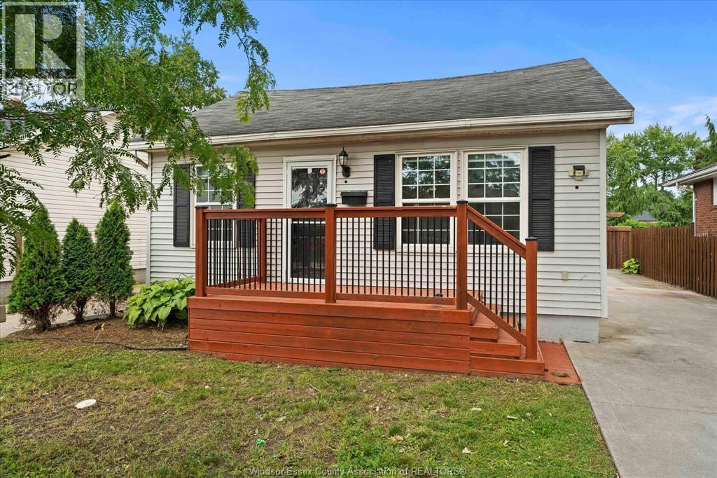 1330 Central Avenue, Windsor, ON - Outdoor With Deck Patio Veranda