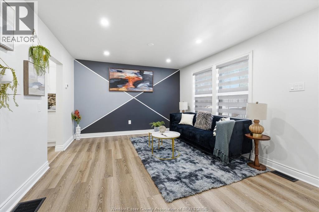 1330 Central Avenue, Windsor, ON - Indoor Photo Showing Other Room