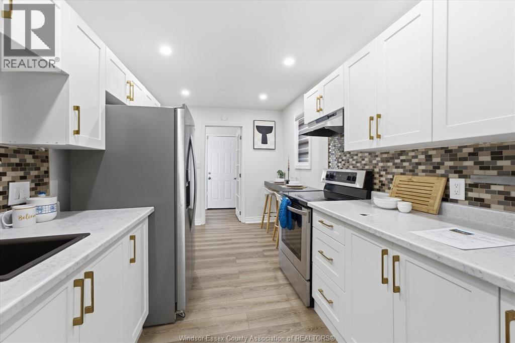 1330 Central Avenue, Windsor, ON - Indoor Photo Showing Kitchen