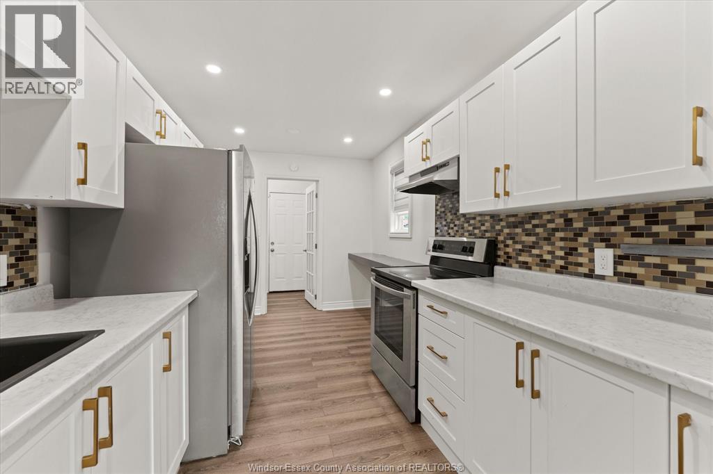 1330 Central Avenue, Windsor, ON - Indoor Photo Showing Kitchen