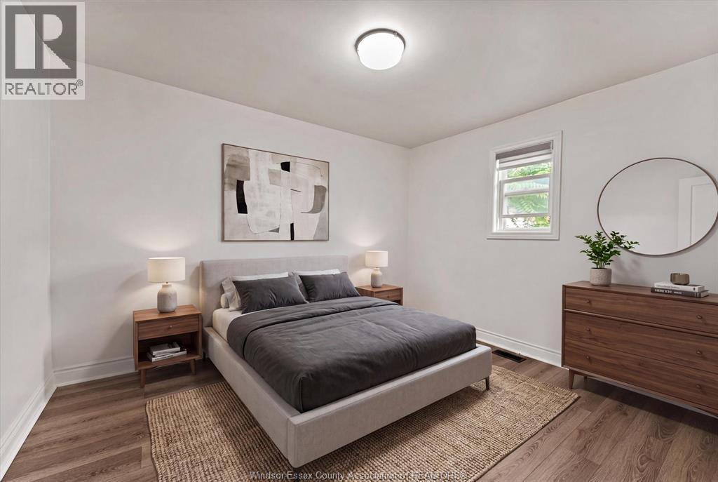 1330 Central Avenue, Windsor, ON - Indoor Photo Showing Bedroom