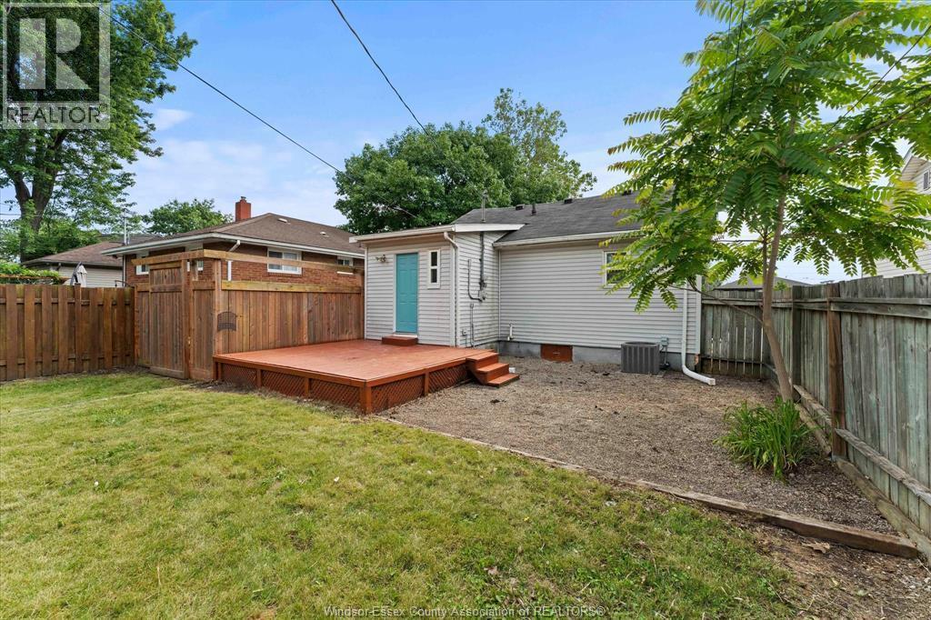 1330 Central Avenue, Windsor, ON - Outdoor