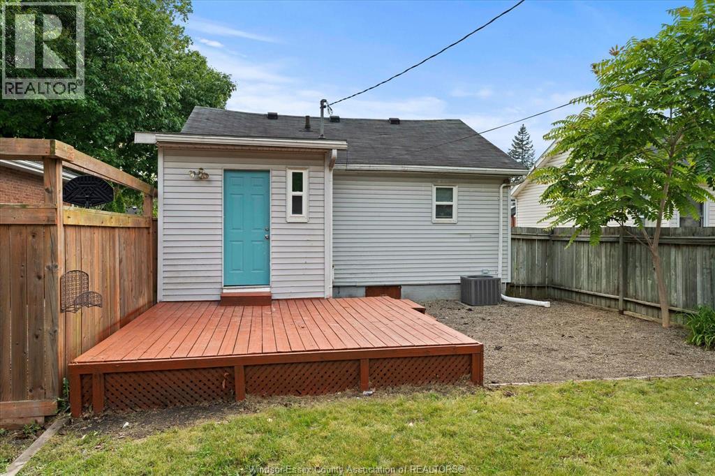 1330 Central Avenue, Windsor, ON - Outdoor With Exterior
