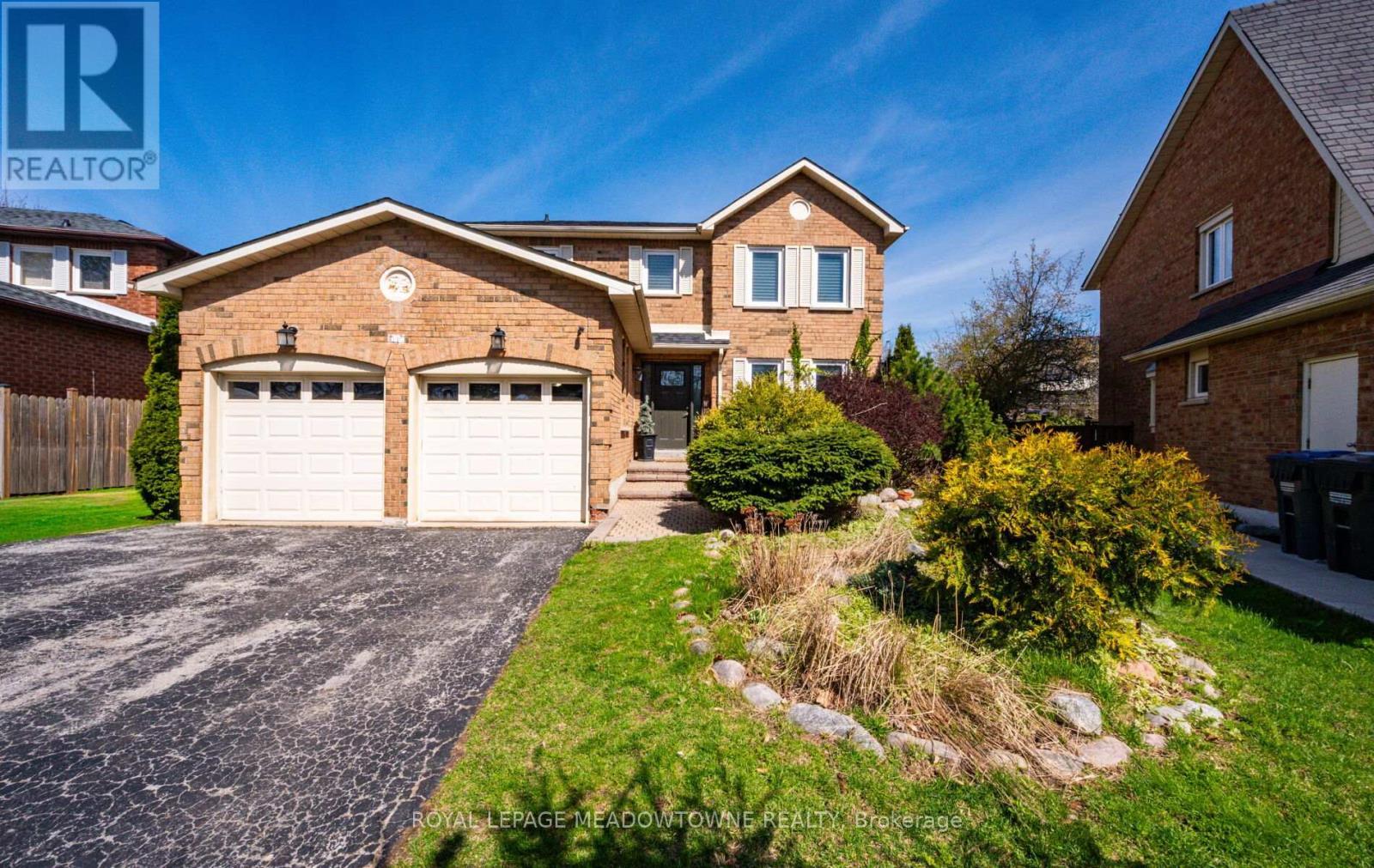 16 Cox Crescent, Brampton, ON