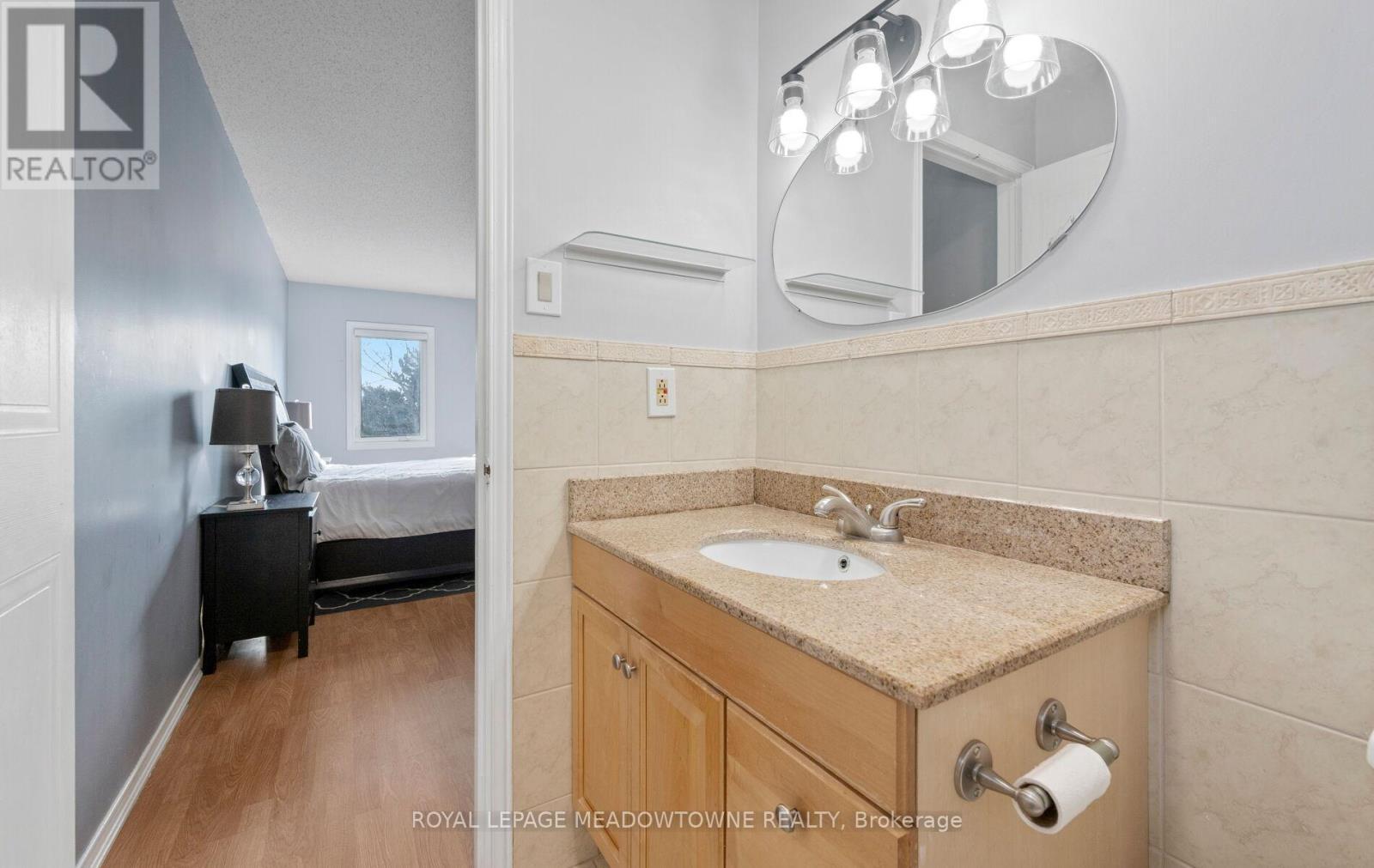 16 Cox Crescent, Brampton, ON