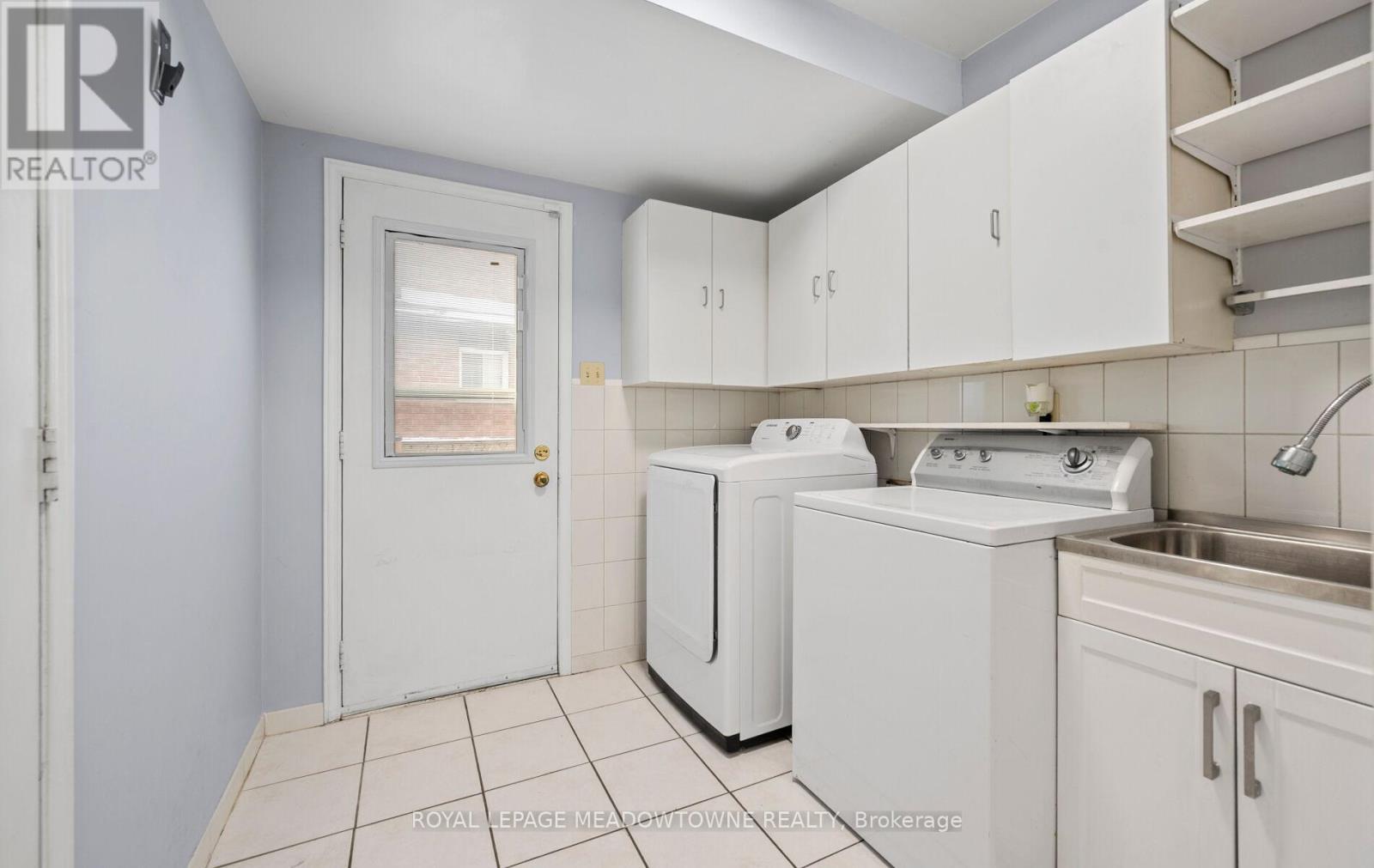 16 Cox Crescent, Brampton, ON
