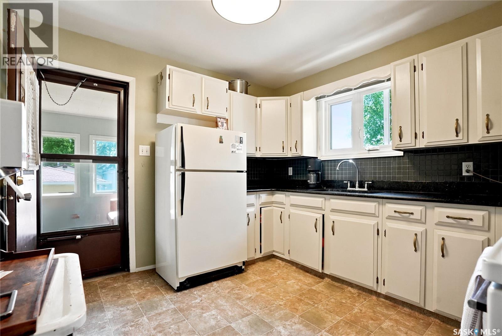 724 M Avenue S, Saskatoon, SK