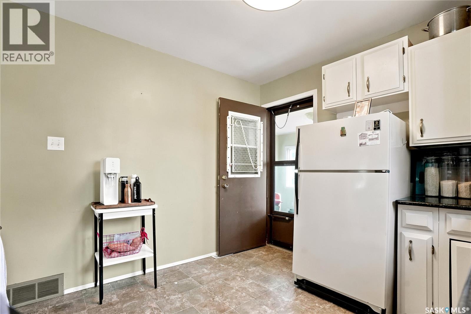 724 M Avenue S, Saskatoon, SK