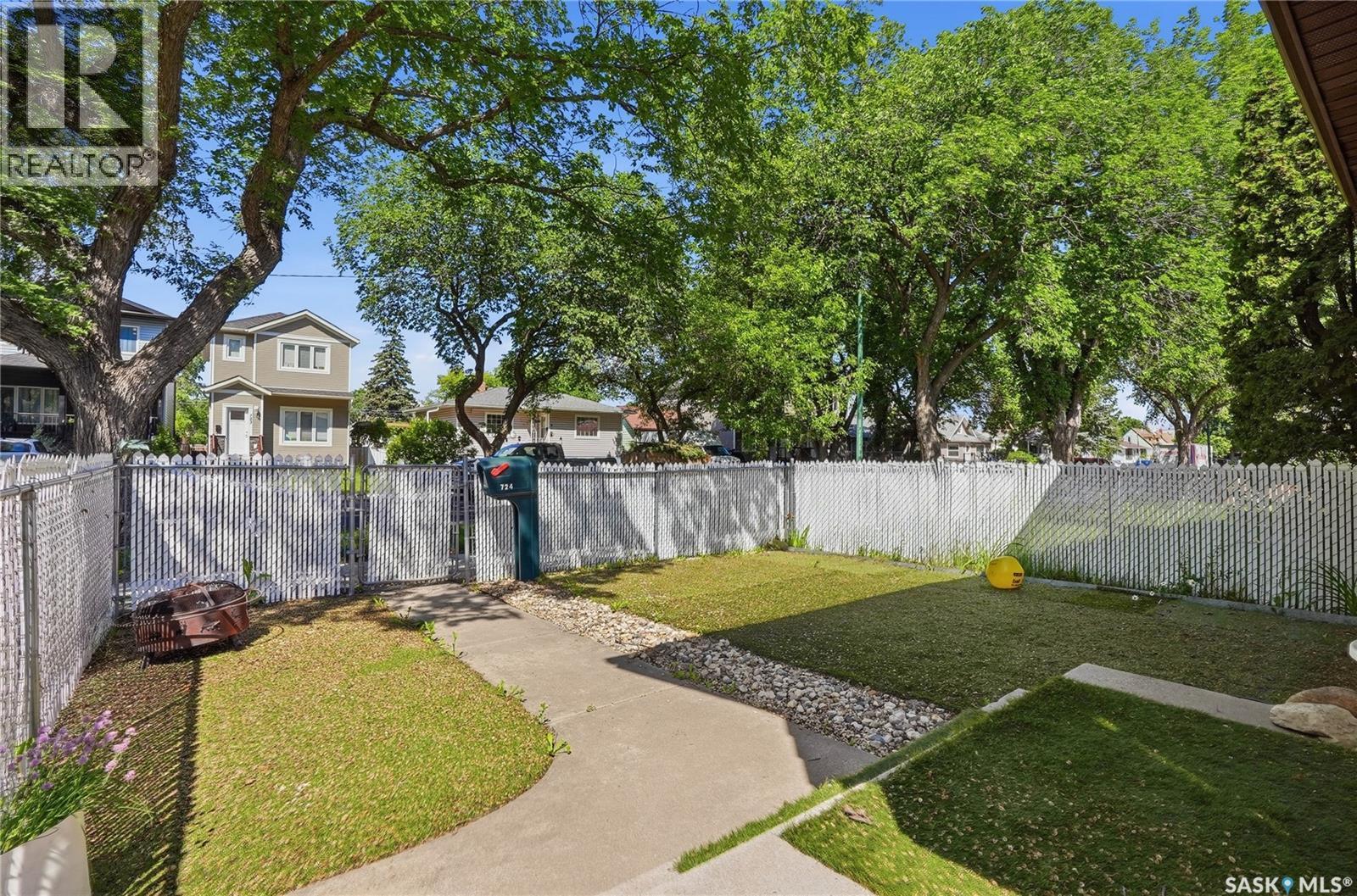 724 M Avenue S, Saskatoon, SK