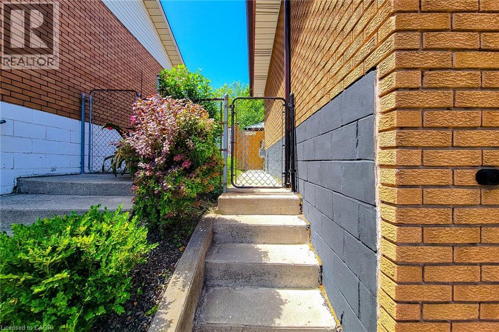 12 Maitland Avenue, Hamilton, ON