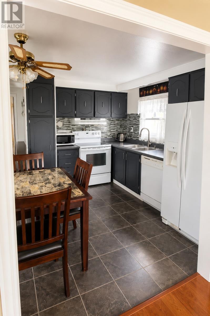 4 Springhill Road, Fortune, NL