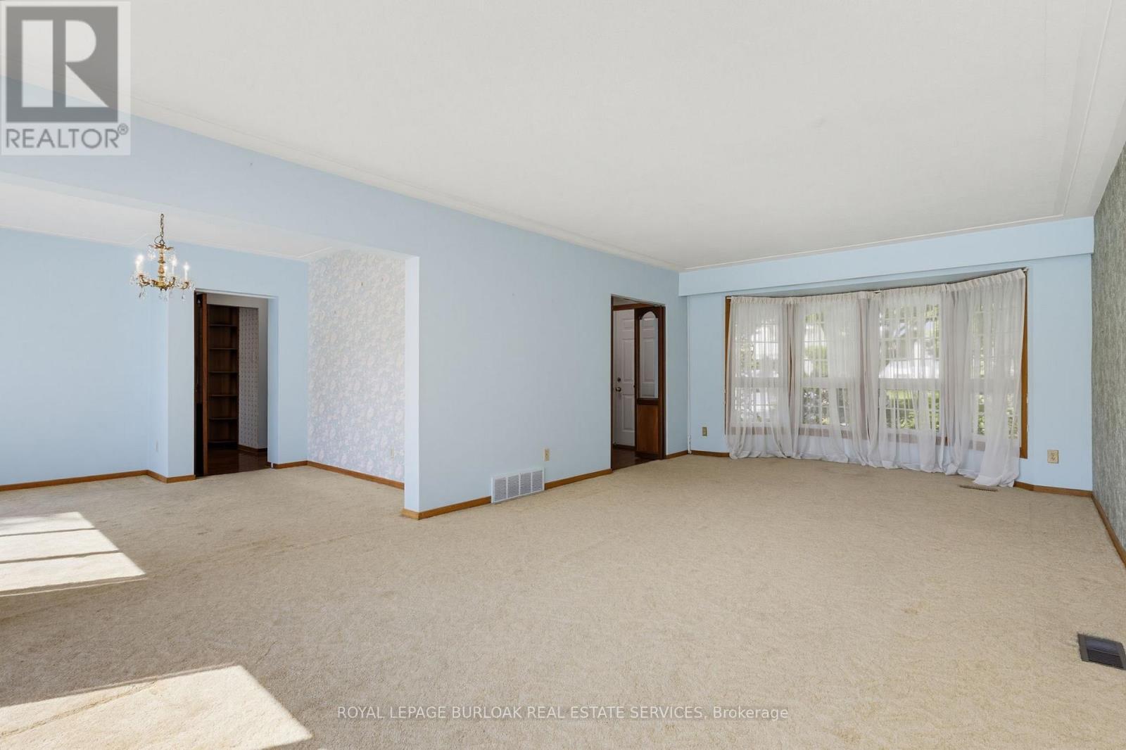 258 Camelot Drive, Burlington, ON