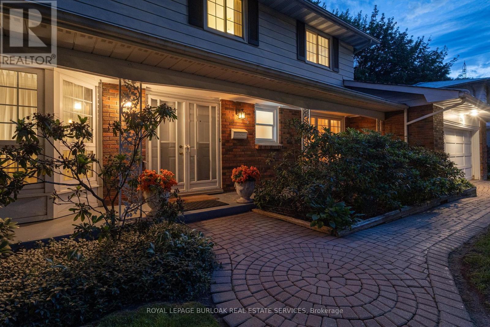 258 Camelot Drive, Burlington, ON