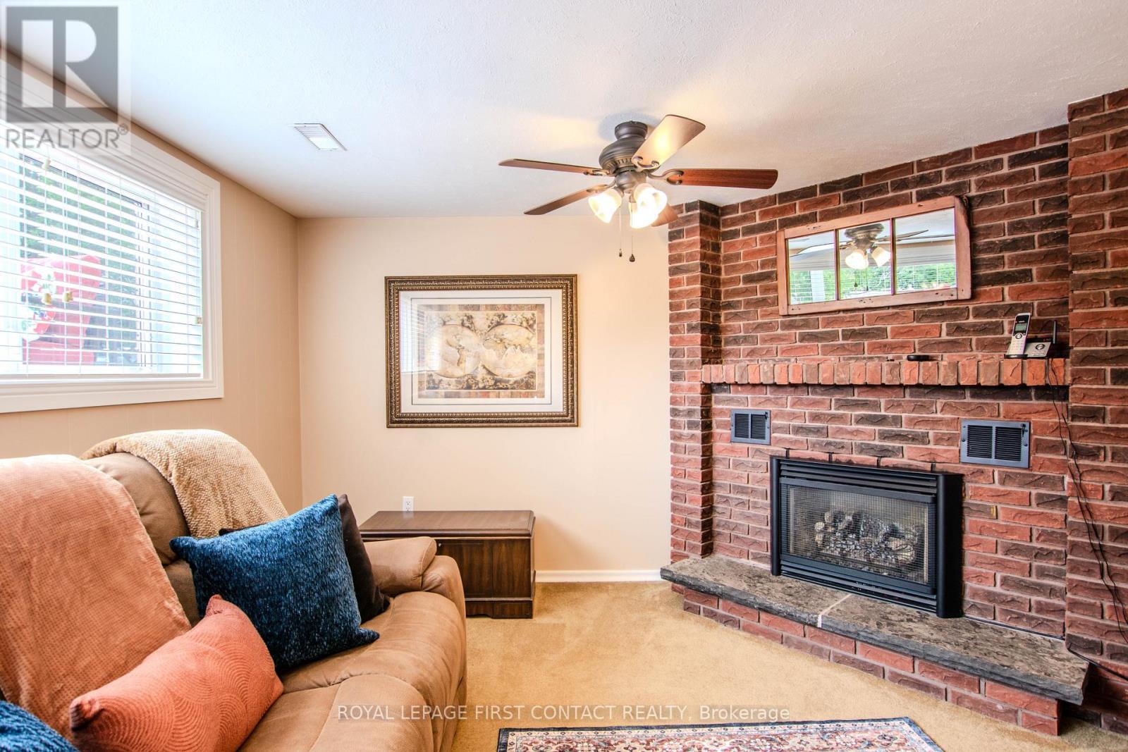 27 Tower Crescent, Barrie, ON