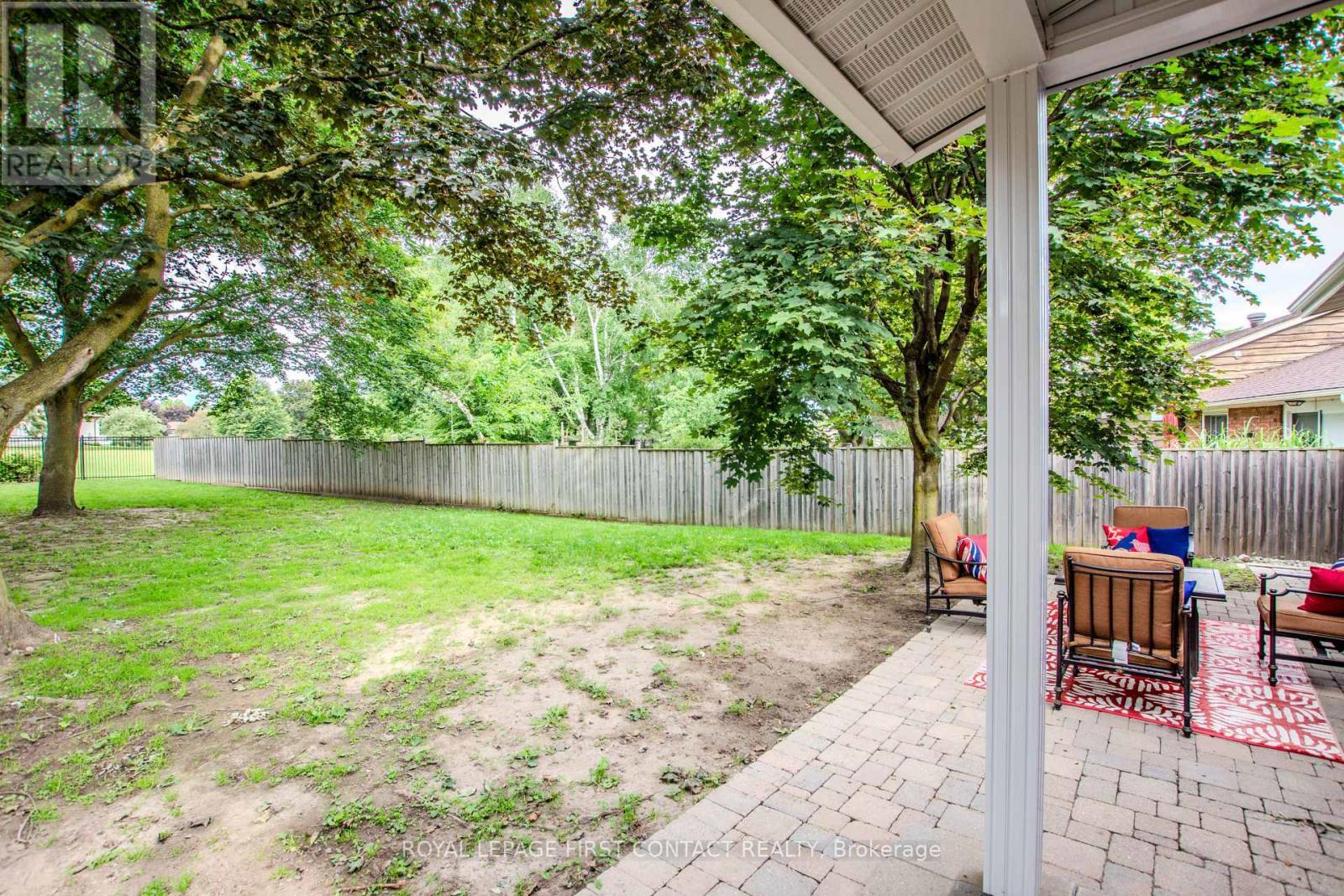 27 Tower Crescent, Barrie, ON