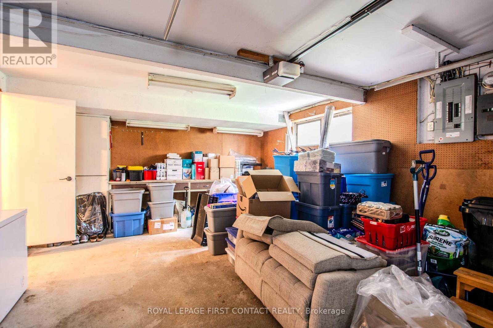 27 Tower Crescent, Barrie, ON