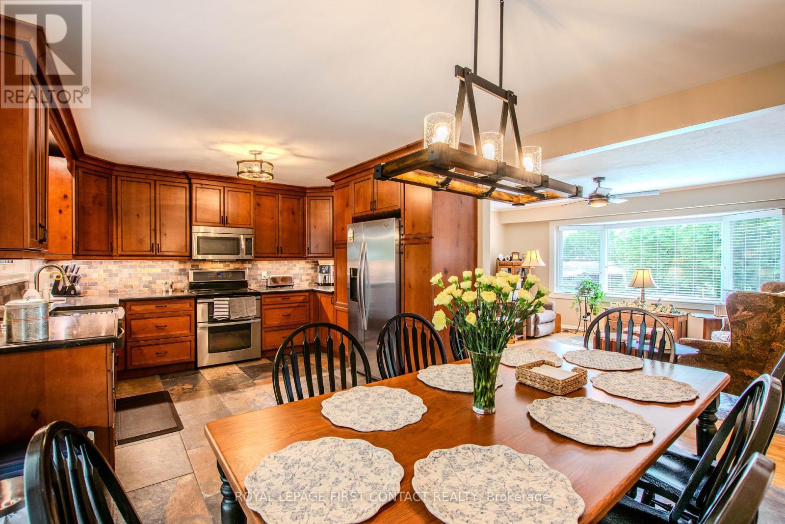 27 Tower Crescent, Barrie, ON