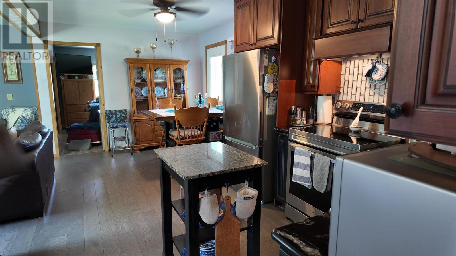 1607 Hilton Rd, Jocelyn Township, ON - Indoor Photo Showing Kitchen