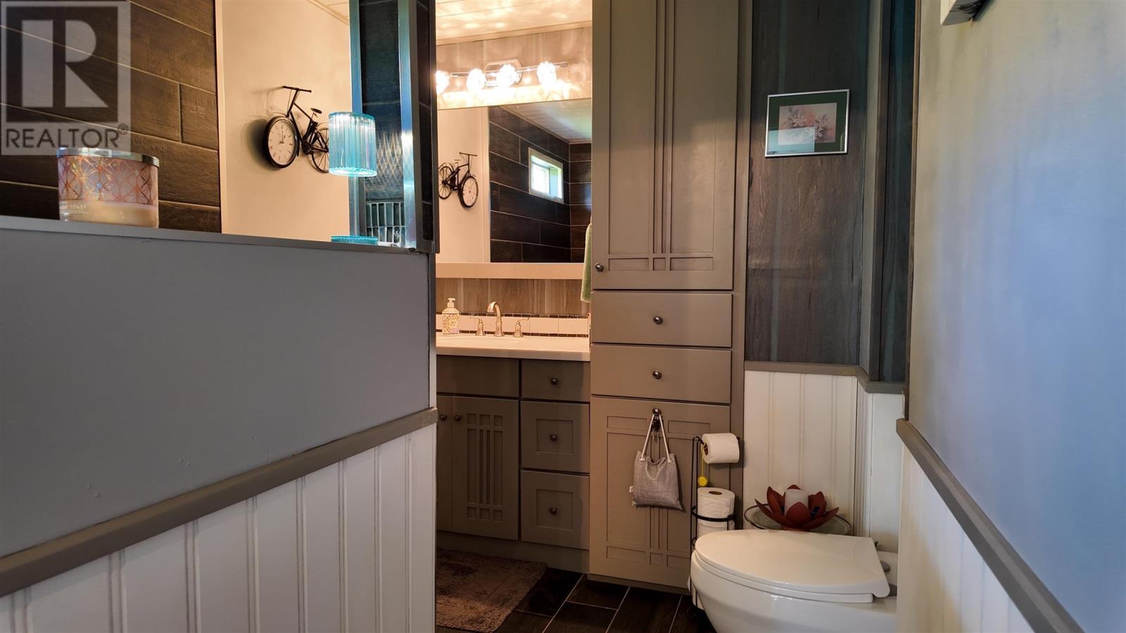 1607 Hilton Rd, Jocelyn Township, ON - Indoor Photo Showing Bathroom