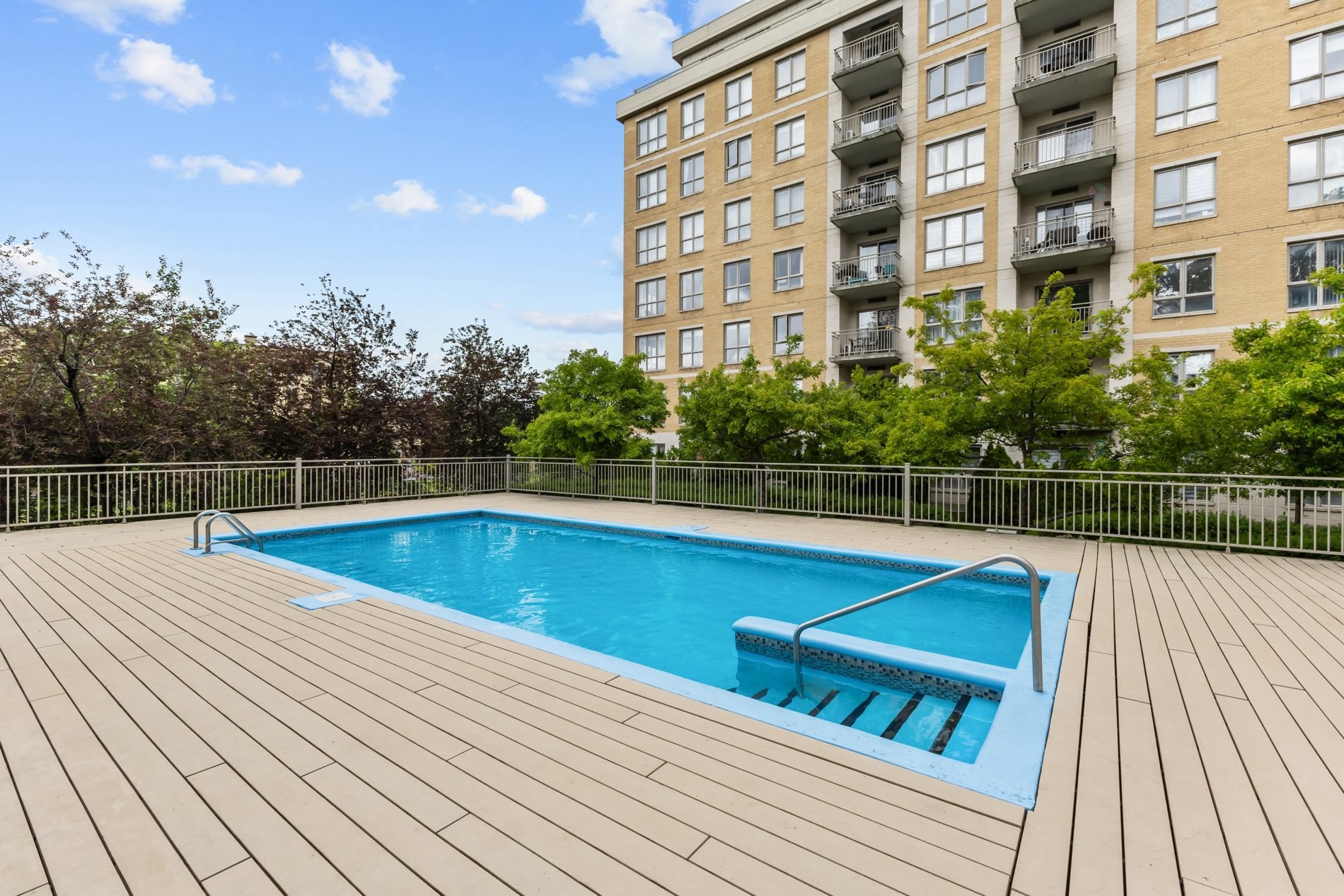 Pool - 409-8540 Rue Raymond-Pelletier, Montréal (Ahuntsic-Cartierville), QC