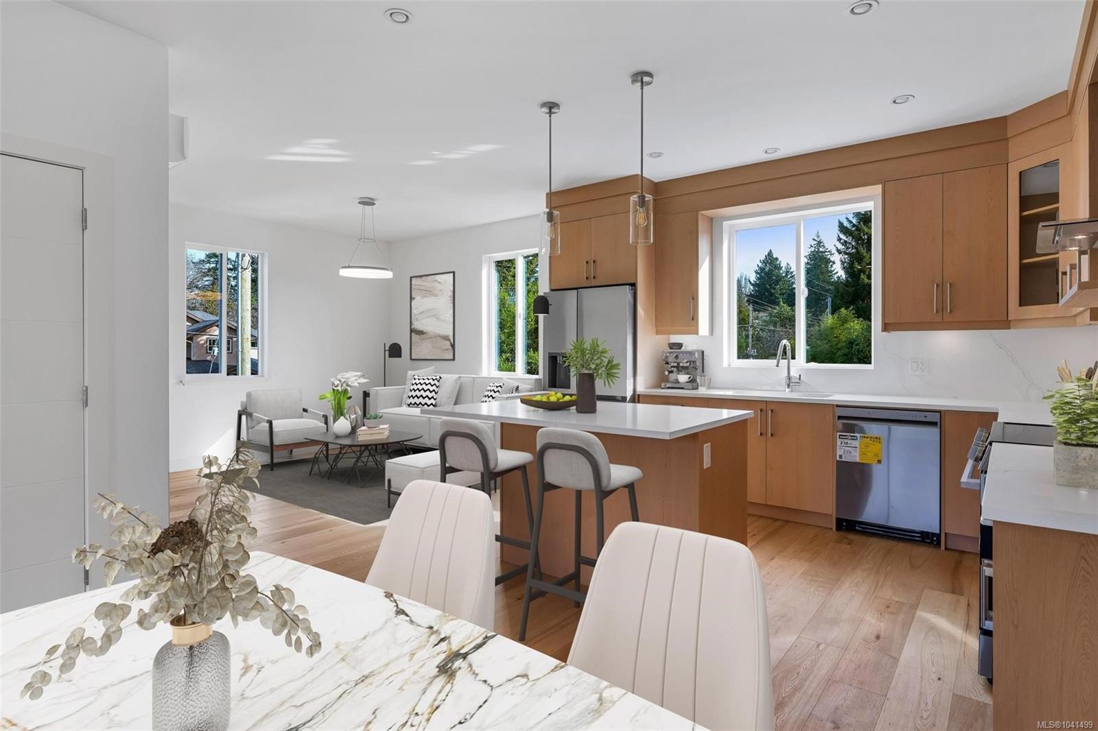 #3-1559 Ash Rd, Saanich, BC