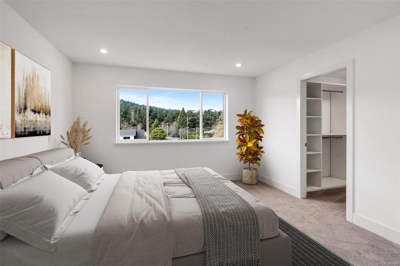 #3-1559 Ash Rd, Saanich, BC