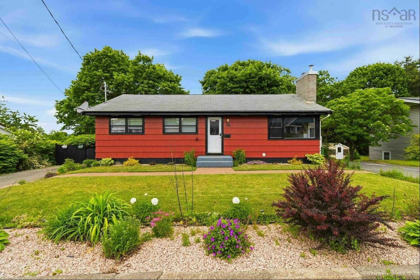 38 Dawson Street, Bridgewater, NS