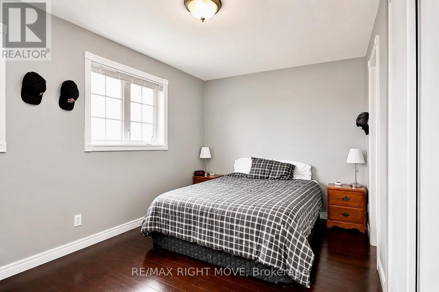 21 Michael Crescent, Barrie, ON