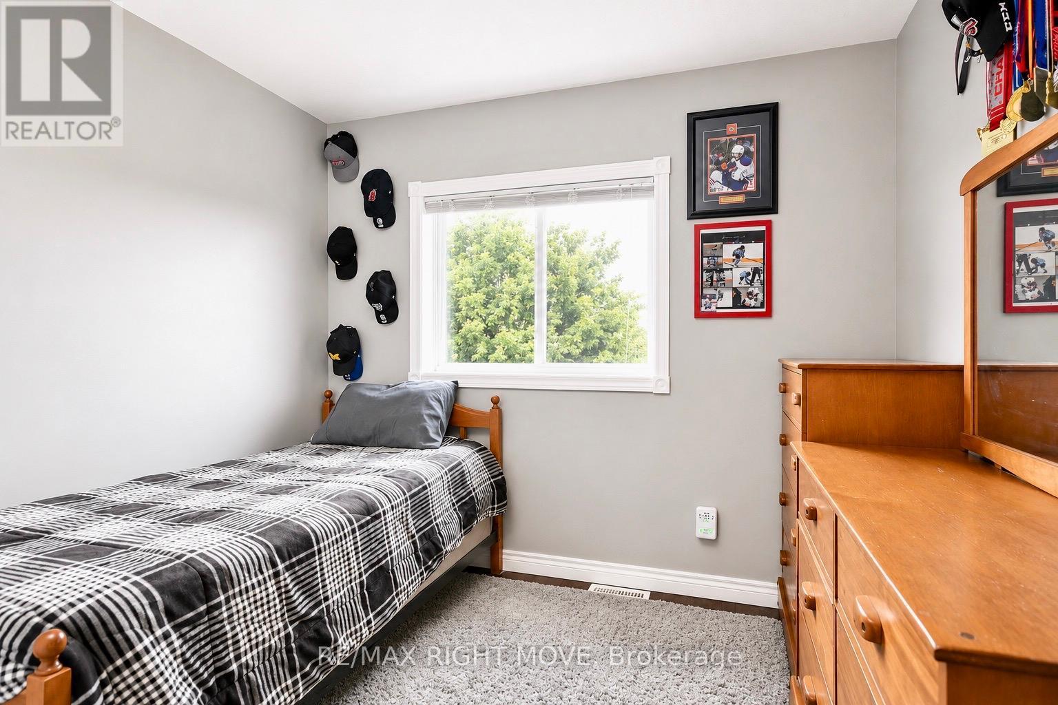 21 Michael Crescent, Barrie, ON