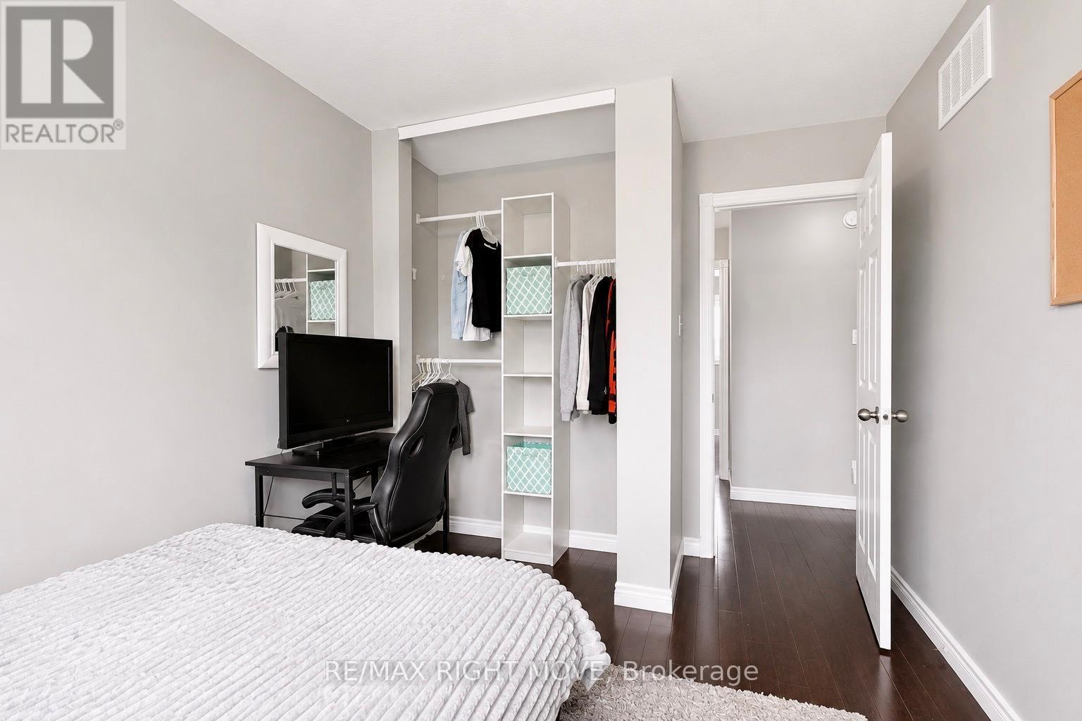 21 Michael Crescent, Barrie, ON