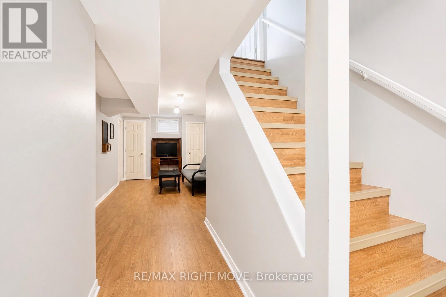 21 Michael Crescent, Barrie, ON